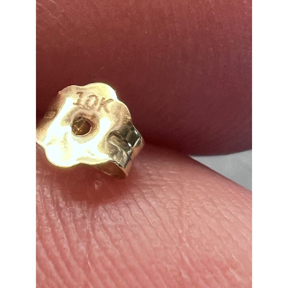 10k yellow gold princess cut cubic zirconia stud earrings - Picture 9 of 9